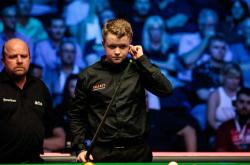 波尔布特对近视的态度-ayx爱游戏登录