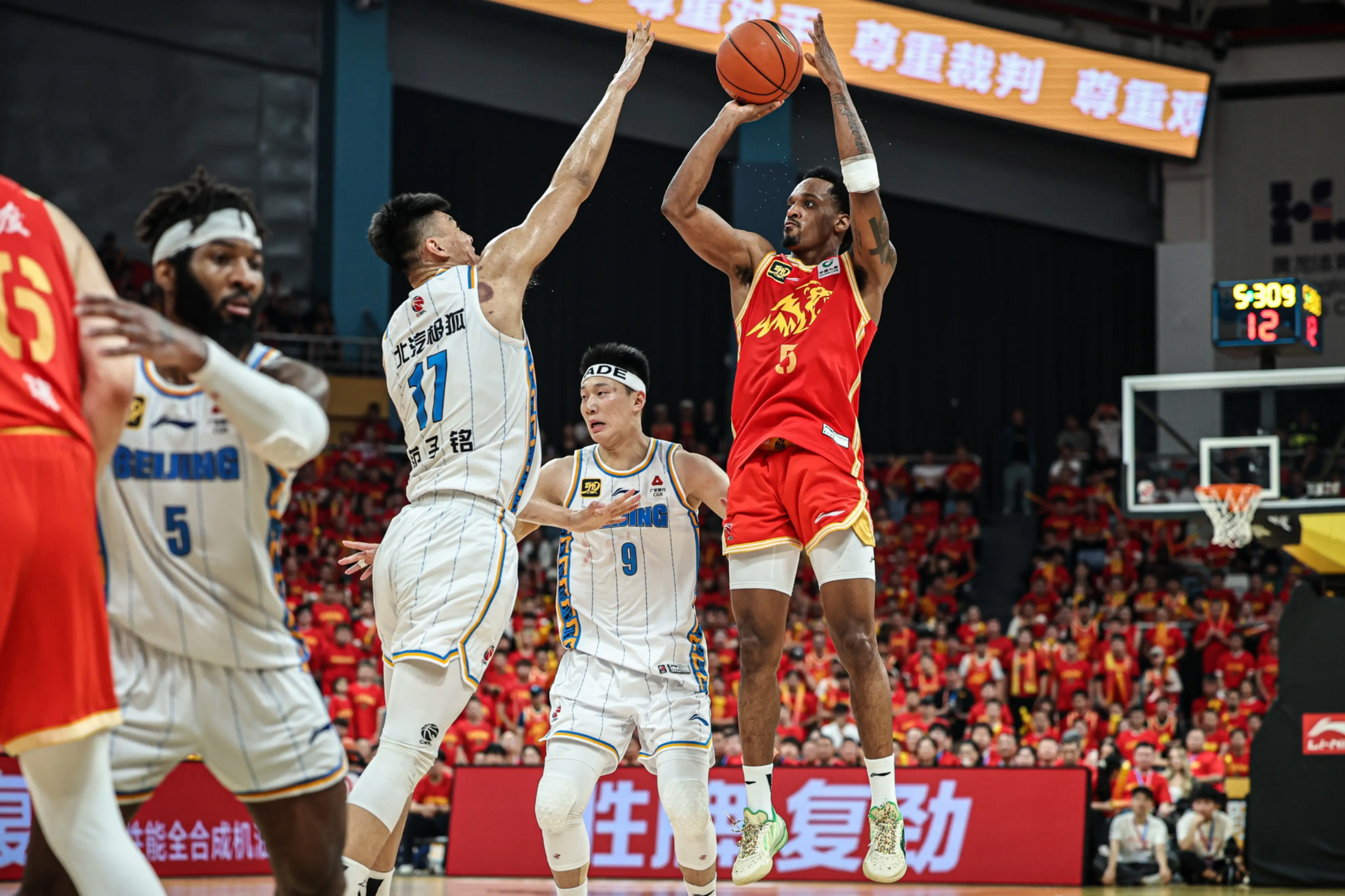 关于NBA总决赛赛程吃紧；新疆广汇冲刺阶段豪取连胜；赛场秩序良好；年轻球员得到机会的信息