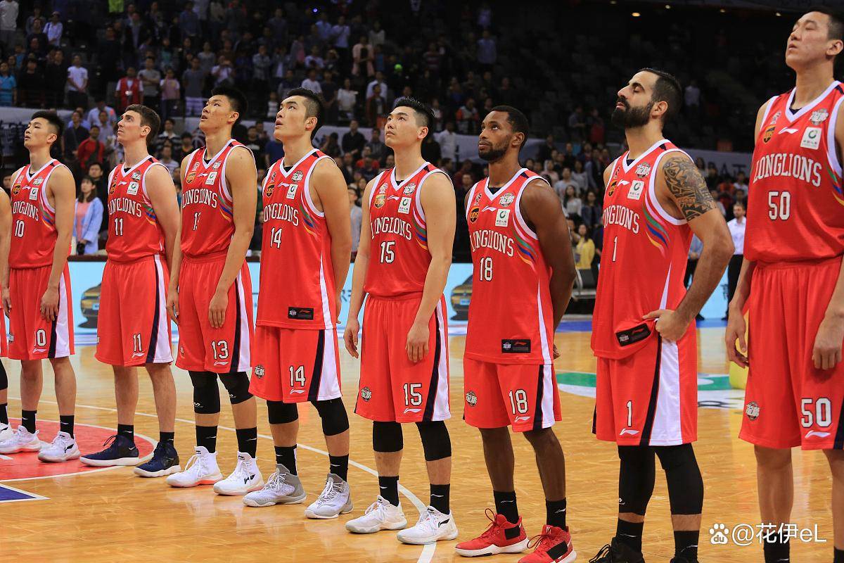 关于今晨北京首钢调整名单以备NBA常规赛，刷新队史纪录环节打磨，管理层满意，赛季目标并未改变的信息